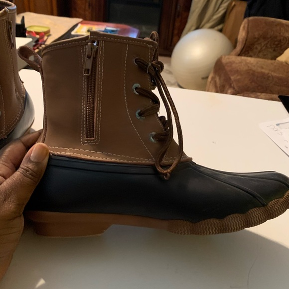 serra duck boots